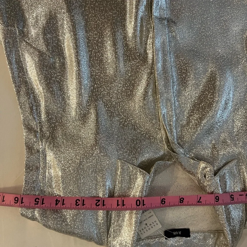 Gorgeous Sleeveless Top - Picture 14 of 17